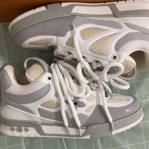 Louis Vuitton White And Gray Sneaker Men’s Size 10 - Picture 1 of 9